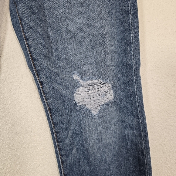 Levi's Wedgie Straight Jeans Button Fly Medium Wash Size 27 Distressed Raw Hem - Picture 3 of 9